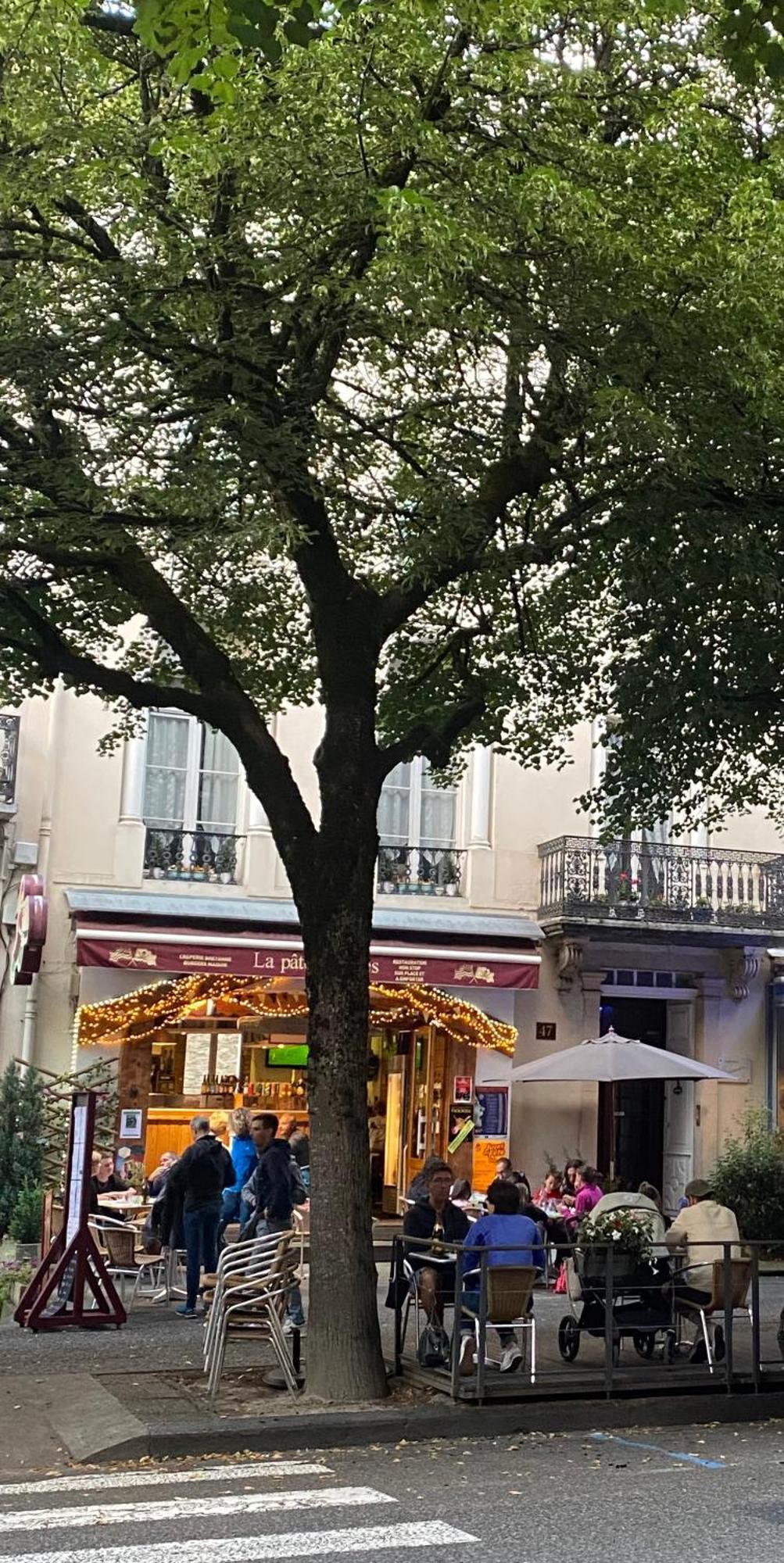 Bagnères-de-Luchon Au 47 Allees D'Etigny - Central & Standing - Avec Parking - Linge De Lit Et De Toilette Inclus מראה חיצוני תמונה