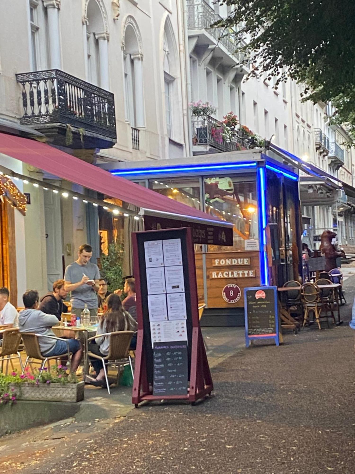 Bagnères-de-Luchon Au 47 Allees D'Etigny - Central & Standing - Avec Parking - Linge De Lit Et De Toilette Inclus מראה חיצוני תמונה