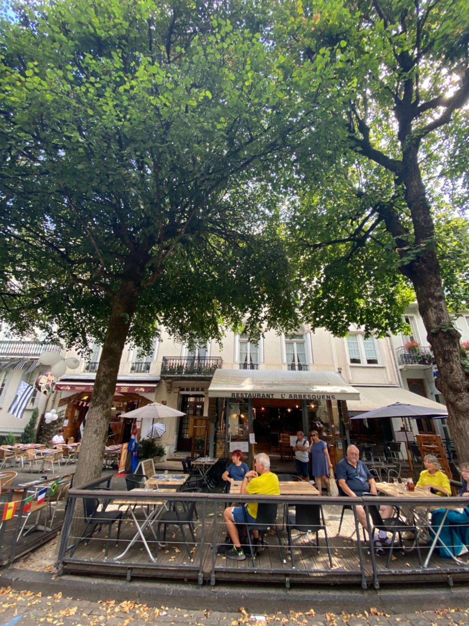 Bagnères-de-Luchon Au 47 Allees D'Etigny - Central & Standing - Avec Parking - Linge De Lit Et De Toilette Inclus מראה חיצוני תמונה